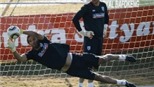 Oliver Kahn "bắt bệnh" cho tuyển Anh